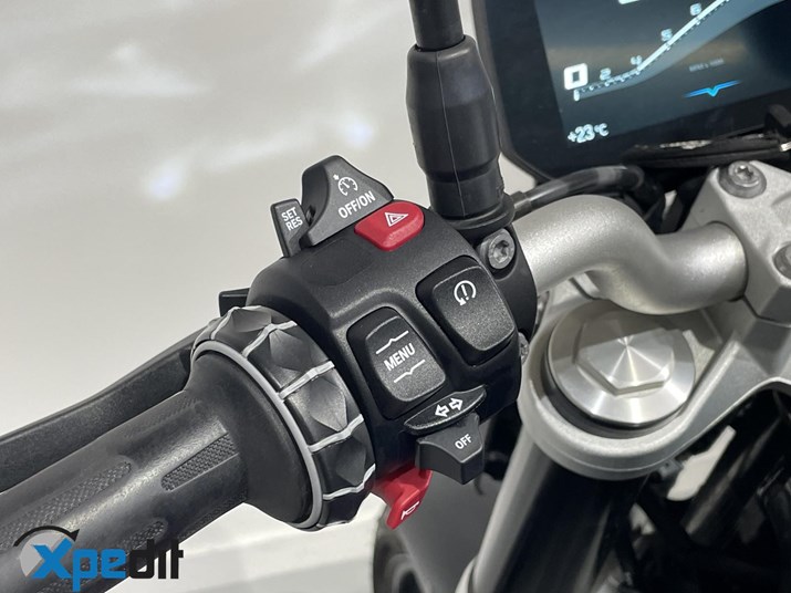 BMW F 900 R BMW F 900 R